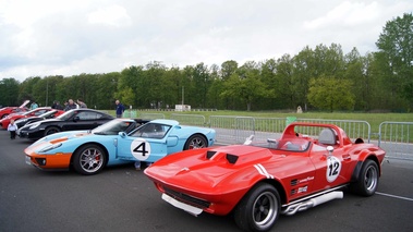 GT Prestige 2012 - Montlhéry - Chevrolet Corvette C2 Grand Sport rouge 3/4 avant gauche