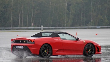GT Prestige 2012 - Ferrari 430 Scuderia 16M rouge 3/4 arrière droit