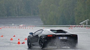 GT Prestige 2012 - Lamborghini Aventador LP700-4 noir 3/4 arrière gauche