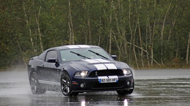 GT Prestige 2012 - Shelby GT500 bleu 3/4 avant droit