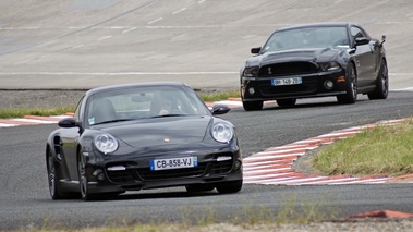 GT Prestige 2013 - Porsche 997 Turbo noir 3/4 avant droit