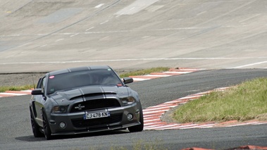 GT Prestige 2013 - Shelby GT500 Super Snake anthracite 3/4 avant droit