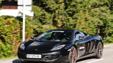 GT Rally 2011 - McLaren MP4-12C noir 3/4 avant gauche filé