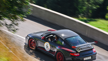 GT Rally 2011 - Porsche 997 GT3 RS MkII anthracite 3/4 arrière gauche filé vue de haut