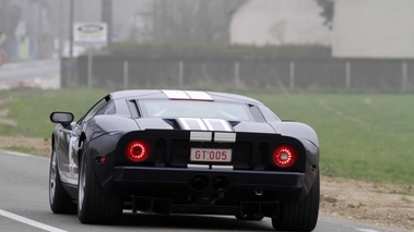 Ford GT bleu 3/4 arrière gauche