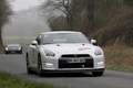 Nissan GTR blanc 3/4 avant droit