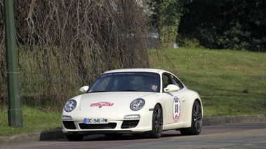 Porsche 991 Carrera 4S blanc 3/4 avant gauche