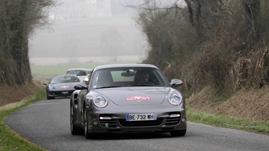 Porsche 997 Turbo gris face avant