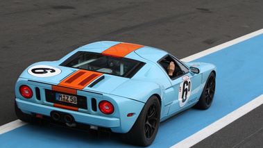 Rallye de Paris GT 2012 - Ford GT Gulf 3/4 arrière droit vue de haut penché