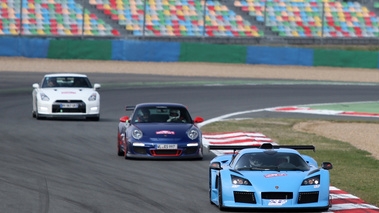 Rallye de Paris GT 2012 - Gumpert Apollo bleu face avant vue de haut