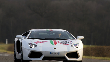 Rallye de Paris GT 2012 - Lamborghini Aventador blanc 3/4 avant droit