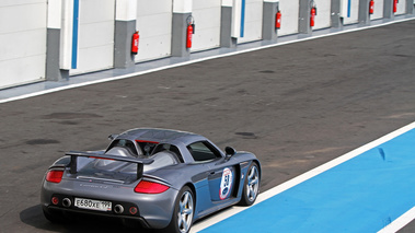 Rallye de Paris GT 2012 - Porsche Carrera GT anthracite 3/4 arrière droit vue de haut