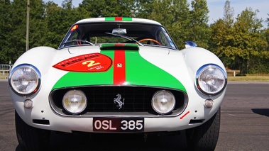 Rendez-Vous Ferrari à Montlhéry 2011 - Ferrari 250 GT SWB blanc face avant