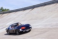 Rendez-Vous Ferrari à Montlhéry 2011 - Ferrari 250 GTO bleu 3/4 avant droit travelling