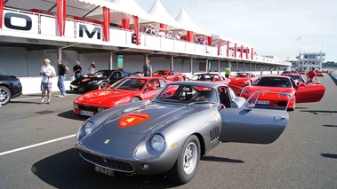 Rendez-Vous Ferrari à Montlhéry 2011 - Ferrari 275 GTB SWB anthracite 3/4 avant gauche porte ouverte