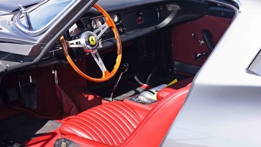 Rendez-Vous Ferrari à Montlhéry 2011 - Ferrari 275 GTB SWB anthracite intérieur