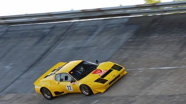 Rendez-Vous Ferrari à Montlhéry 2011 - Ferrari 512 BB jaune 3/4 avant droit filé