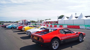 Rendez-Vous Ferrari à Montlhéry 2011 - Ferrari 512 BB rouge 3/4 arrière droit