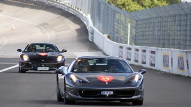 Rendez-Vous Ferrari 2012 - Ferrari 458 Spider anthracite & 599 GTB Fiorano noir face avant