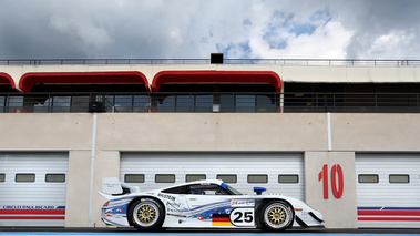 Roulage circuit Paul Ricard HTTT - Le Castellet - Porsche 911 GT1 Evolution blanc profil 2