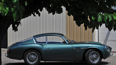 Aston Martin DB4 GT Zagato vert profil