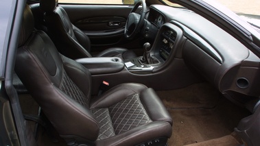 Aston Martin DB7 Zagato vert intérieur