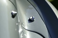 Bentley 4,5L Embiricos gris aile arrière debout
