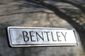 Bentley Corniche FHC vert logo coffre