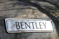 Bentley Corniche FHC vert logo coffre