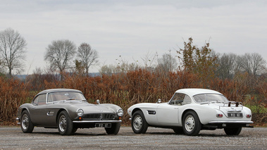 BMW 507 anthracite 3/4 avant droit & blanc 3/4 arrière gauche