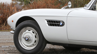 BMW 507 blanc aile avant gauche