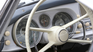 BMW 507 blanc compteurs