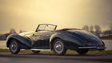 1946 Delahaye 135M Cabriolet, bleu, 3-4 ard