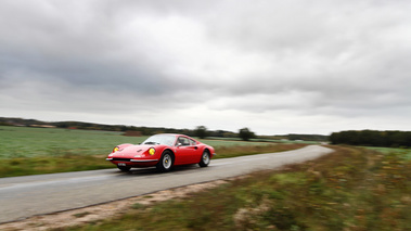 Ferrari 246 GT Dino rouge 3/4 avant gauche filé 2