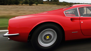 Ferrari 246 GT Dino rouge jante travelling