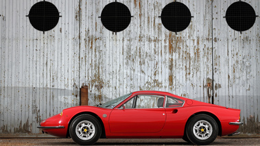 Ferrari 246 GT Dino rouge profil