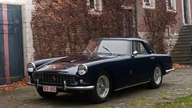 Ferrari 250 GT Coupé, bleu, 3-4 avg