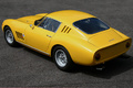 Ferrari 275 GTB SWB jaune 3/4 arrière gauche vue de haut