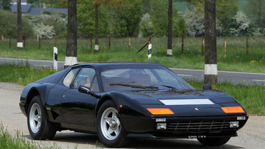 Ferrari 512 BBi noir 3/4 avant droit