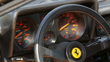 Ferrari 512 BBi noir compteurs