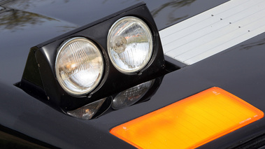 Ferrari 512 BBi noir phare avant