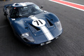 Ford GT40 bleu 3/4 avant droit penché