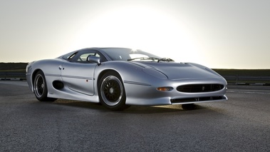 Jaguar XJ220 gris 3/4 avant droit