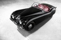 Jaguar XK120 noir 3/4 avant gauche vue de haut