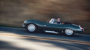 Jaguar XKSS 2016 vert filé penché