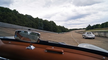 Mercedes 300 SL gris 3/4 arrière gauche travelling