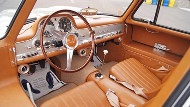 Mercedes 300 SL gris intérieur