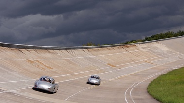 Mercedes 300 SL gris x2 3/4 arrière droit travelling penché