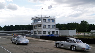 Mercedes 300 SL gris x2 3/4 arrière gauche travelling