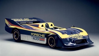 Porsche 917 CanAm Spyder bleu/jaune 3/4 avant droit